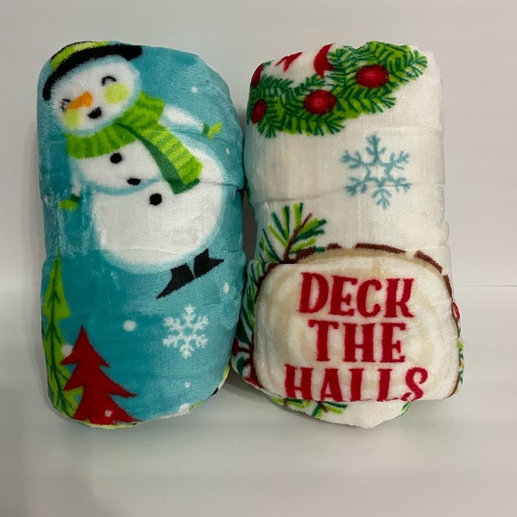 Holiday throws - Picture 1 of 5